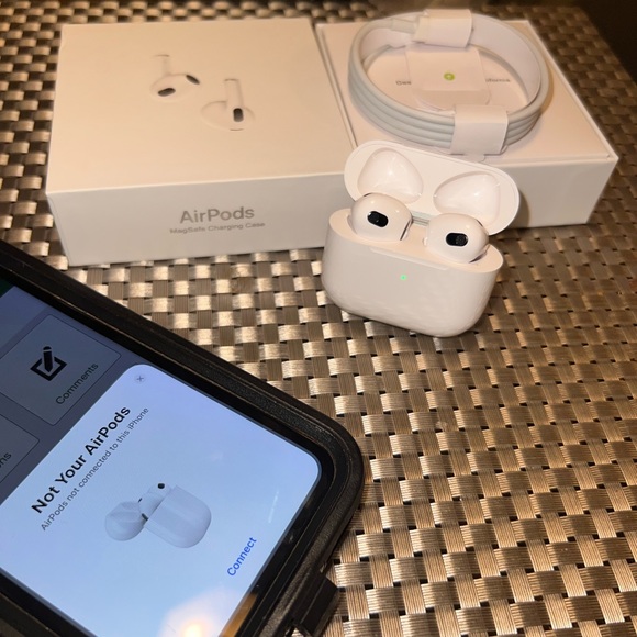 Apple Airpods 3rd Gen - Picture 2 of 2